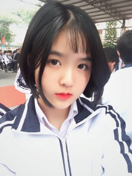 ลูกสาวได้เรียนรู้กลอุบายเซ็กซี่เพื่อรับใช้พ่อเลี้ยงของเธอ