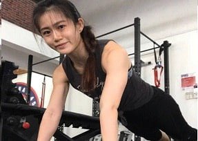 มีเพศสัมพันธ์ซึ่งกันและกันกับน้องสาวคนใหม่ที่เติบโตขึ้นไปด้านบน