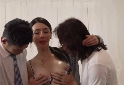 น้องสาวที่ดื้อรั้นทิ้งแฟนของเธอไปประกอบอาชีพนักแสดงภาพยนตร์ผู้ใหญ่
