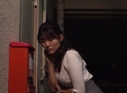 น้องสาวเข้ามาเพื่อเตือนเพื่อนบ้านให้ปิดไฟและสิ้นสุดที่ไม่คาดคิด