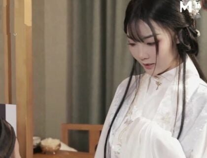 พี่สาวสวยเมาที่จะปรนเปรอบนรถบัส