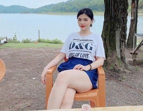 นักศึกษาหญิงของมหาวิทยาลัยเศรษฐศาสตร์แห่งชาติเปิดเผยคลิปที่ไวต่อแฟนของเธอ