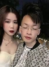 ชายหนุ่มผู้โชคดีถูกล่อลวงโดยแม่เลี้ยงของเขาและน้องสาวของเขาในเวลาเดียวกันในวันหยุดพักผ่อน